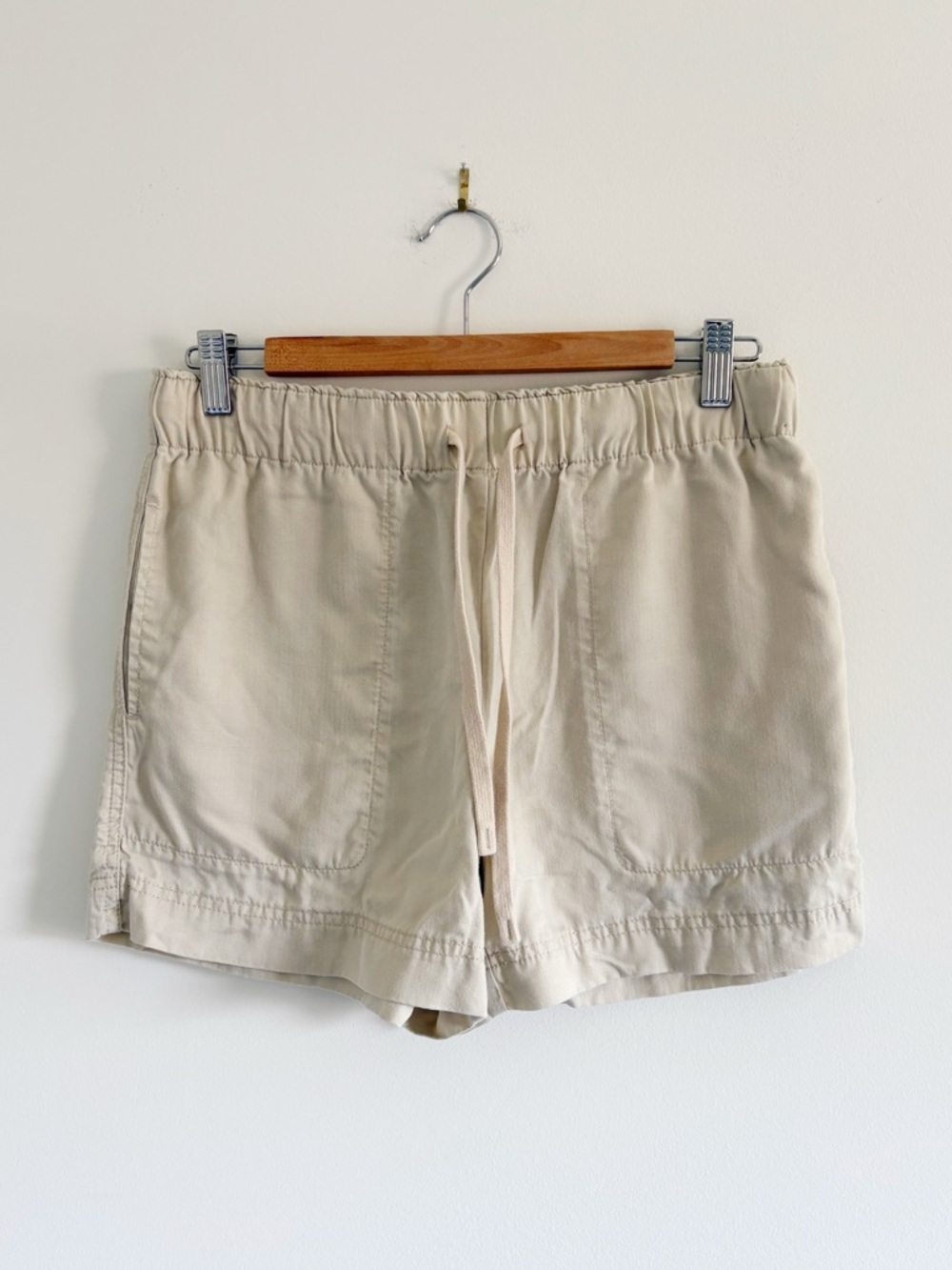 Hilary Radley Neutral Beige 100% Tencel Shorts Sz Small